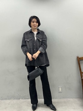 「LARUTA（ラルータ）の【LARUTA】デニムオーバーシャツ（シャツ/ブラウス、ブラック系）」を使った、あずささん（レディース・165cm）の春コーディネート