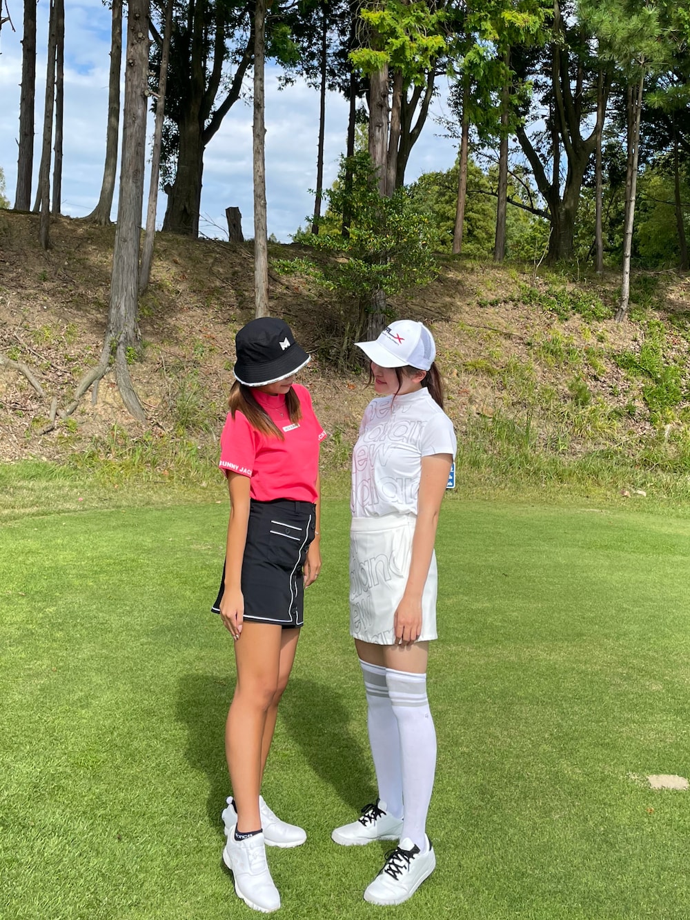 「GOLF、GOLFウエア」｜「Jack Bunny!!のアイテム（トップス、ピンク系）」を使った、ちさん（レディース・164cm）の秋コーディネートの1枚目の写真