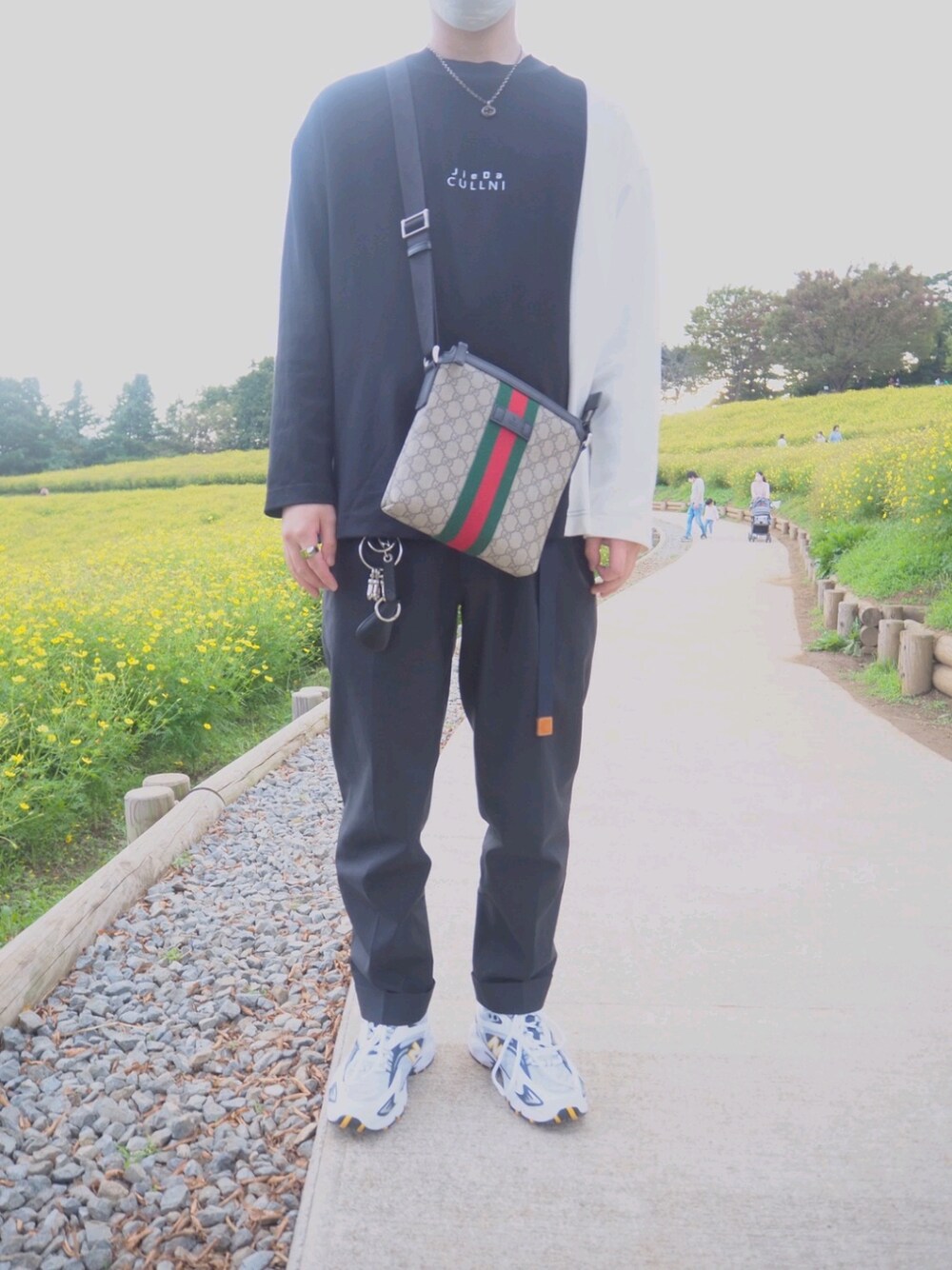 「だから秋服が好き、昭和記念公園」｜「GUCCIのアイテム（ショルダーバッグ、ベージュ系）」を使った、ゆーさん（メンズ・173cm）の秋コーディネートの1枚目の写真