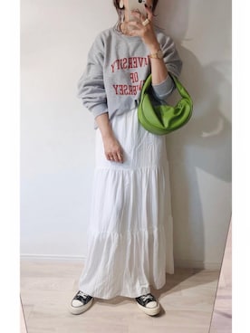 「白スカート」｜「アイテム（スウェット）」を使った、ミズタマ⭐︎さん（レディース・157cm）の秋コーディネート