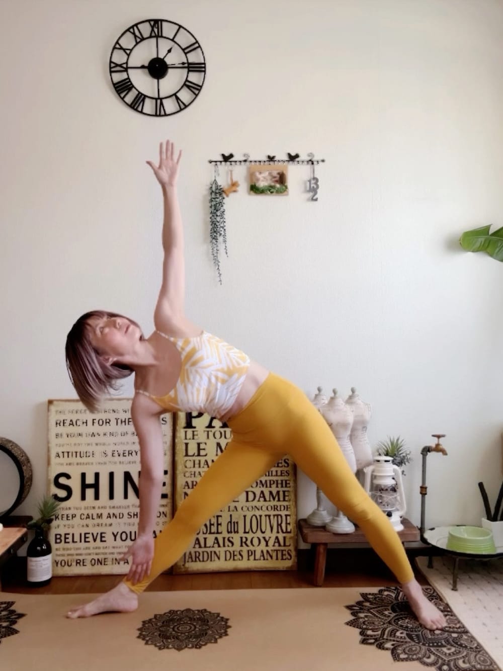 「ヨガ、ヨガウェア、ヨガレギンス、YOGA、yoga wear、ZOMIGEN」｜「ZOMIGENのZOMIGEN｜柄物ヨガセットアップ　レギンス スパッツ レディース カップ付きヨガウェアブラトップス+パンツレギンス（レギンス/スパッツ、イエロー系）」を使った、𝓮𝓽𝓼𝓾*さん（レディース・157cm）の夏コーディネートの1枚目の写真