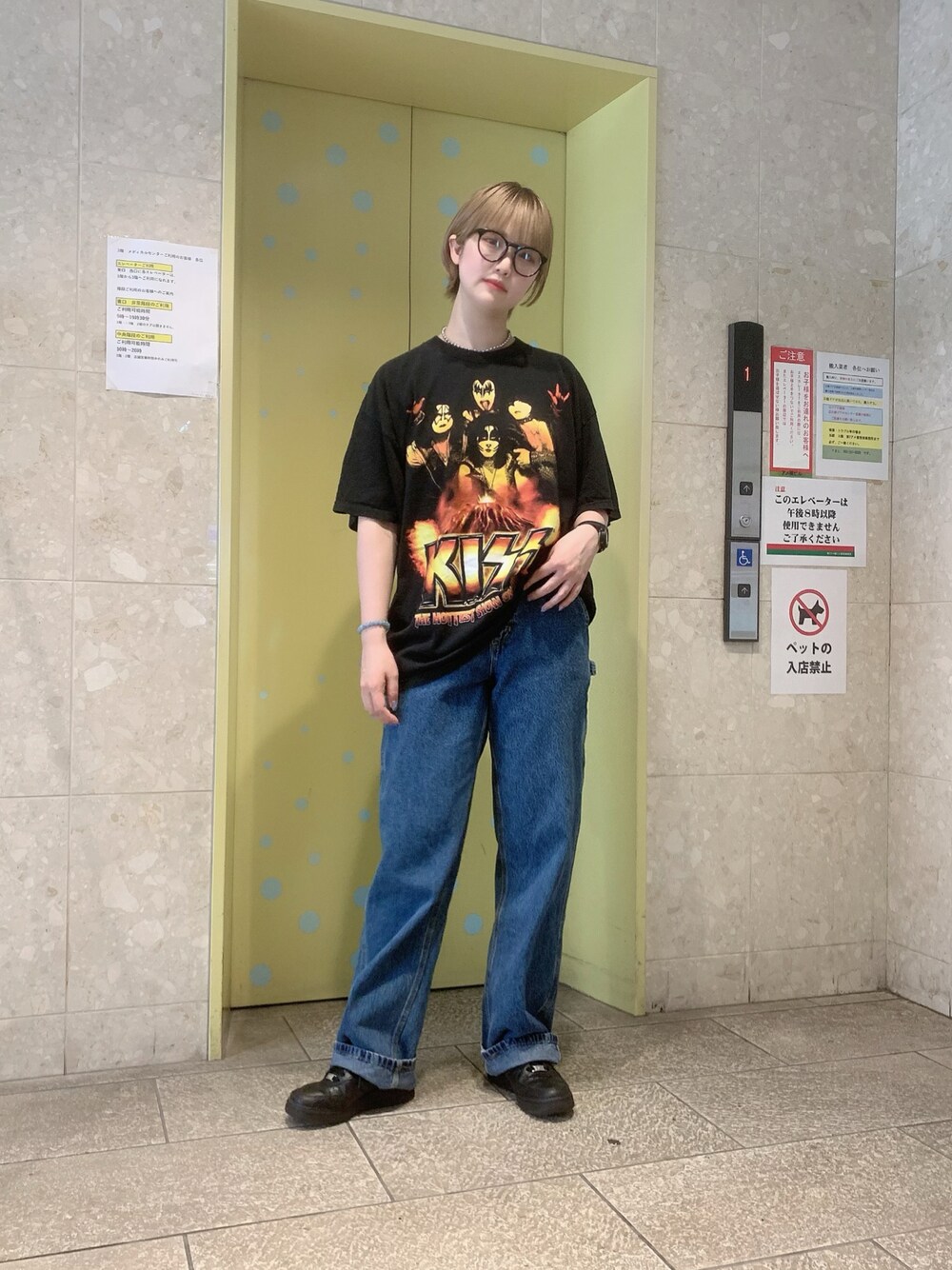 「カジュアルコーデ、古着、古着MIX、フルジョ、ストリート、スケータースタイル、古着女子、プチプラ、オーバーサイズ、メンズライク」｜「古着のアイテム（パンツ、ブルー系）」を使った、manaさん（レディース・165cm）の夏コーディネートの1枚目の写真