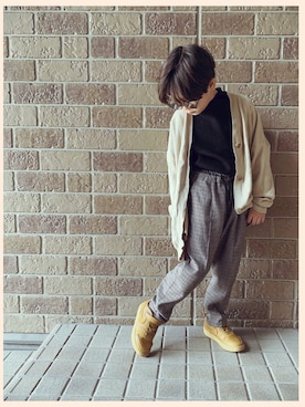 「アイテム（ニット/セーター、ブラック系）」を使った、聖さん（キッズ・120cm）の冬コーディネート