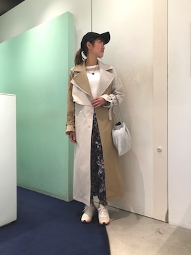 「花柄」｜「アイテム（トレンチコート）」を使った、ともみさん（レディース・158cm）の冬コーディネート