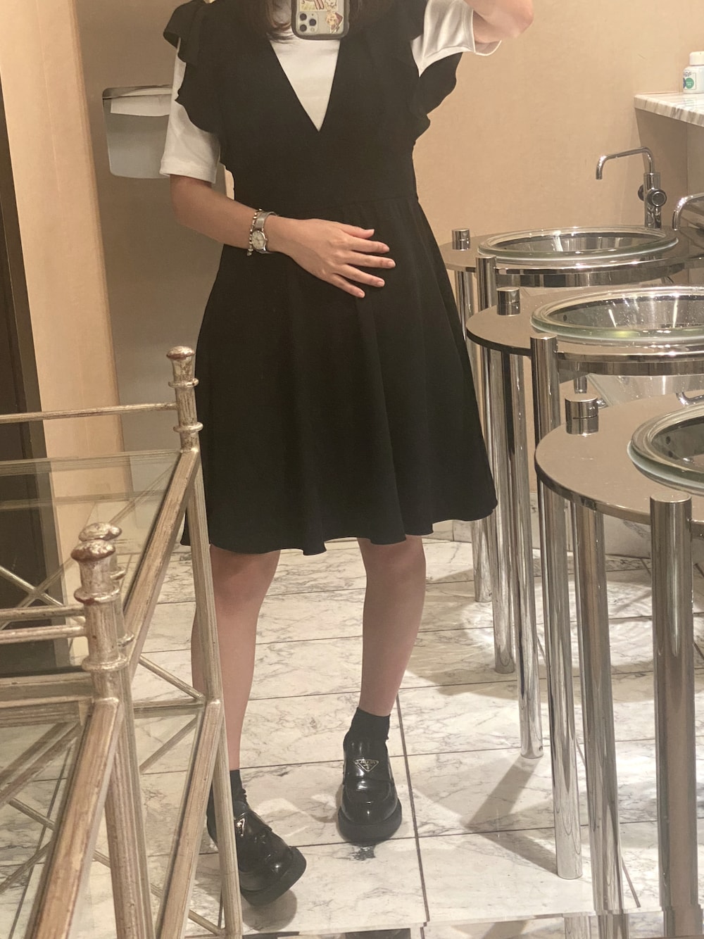 「RED VALENTINOのアイテム（ワンピース/ドレス、ブラック系）」を使った、たゃもんさん（レディース・156cm）の夏コーディネートの1枚目の写真