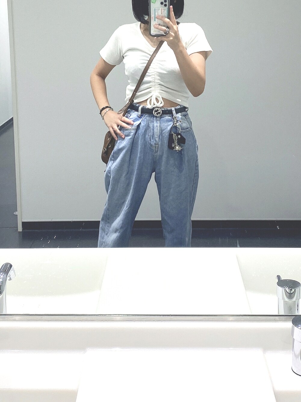 「シンプルコーデ、デニム」｜「GRLのアイテム（デニムパンツ、ブルー系）」を使った、たゃもんさん（レディース・156cm）の夏コーディネートの1枚目の写真
