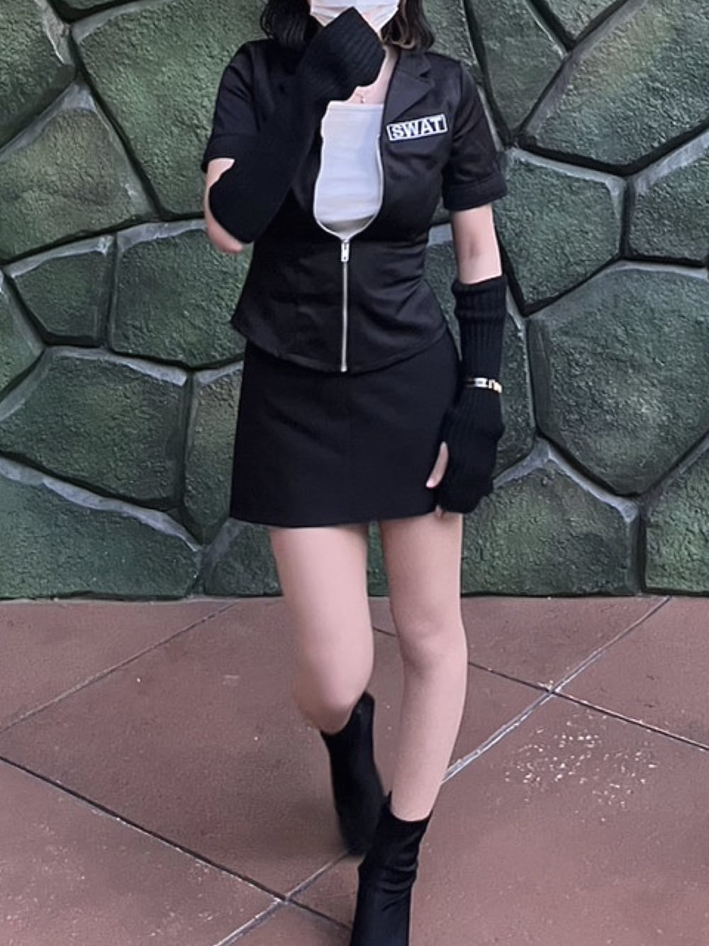 「WEARハロウィン2022、ユニバ、USJ、コスプレ、黒」｜「GUのアイテム（キャミソール、ホワイト系）」を使った、たゃもんさん（レディース・156cm）の秋コーディネートの1枚目の写真