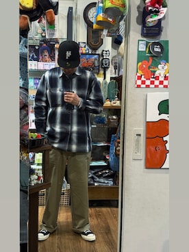 「アイテム（チノパンツ）」を使った、Yu Shuo Changさん（メンズ・180cm）の冬コーディネート