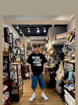 「PrettyNice （プリティナイス）のアイテム（Tシャツ/カットソー）」を使った、Yu Shuo Changさん（メンズ・180cm・30代）の夏コーディネート