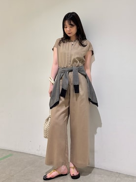 「qualite（カリテ）の【接触冷感】リネンブレンドドロストオールインワン　夏服　大人カジュアル　きれいめ（サロペット/オーバーオール、ベージュ系）」を使った、Shihoさん（レディース・168cm）の夏コーディネート