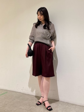「qualite（カリテ）の【大人が穿ける上品ショート丈／新型登場】リネンライクショートパンツ　セットアップ対応　春服　夏服（その他パンツ、レッド系）」を使った、Shihoさん（レディース・168cm）の夏コーディネート