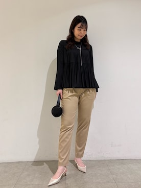 「オフィススタイル」｜「アイテム（パンツ）」を使った、Shihoさん（レディース・168cm）の冬コーディネート