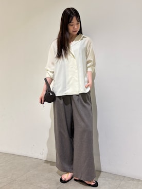 「qualite（カリテ）のドレープレギュラーシャツ（シャツ/ブラウス、ホワイト系）」を使った、Shihoさん（レディース・168cm）の秋コーディネート