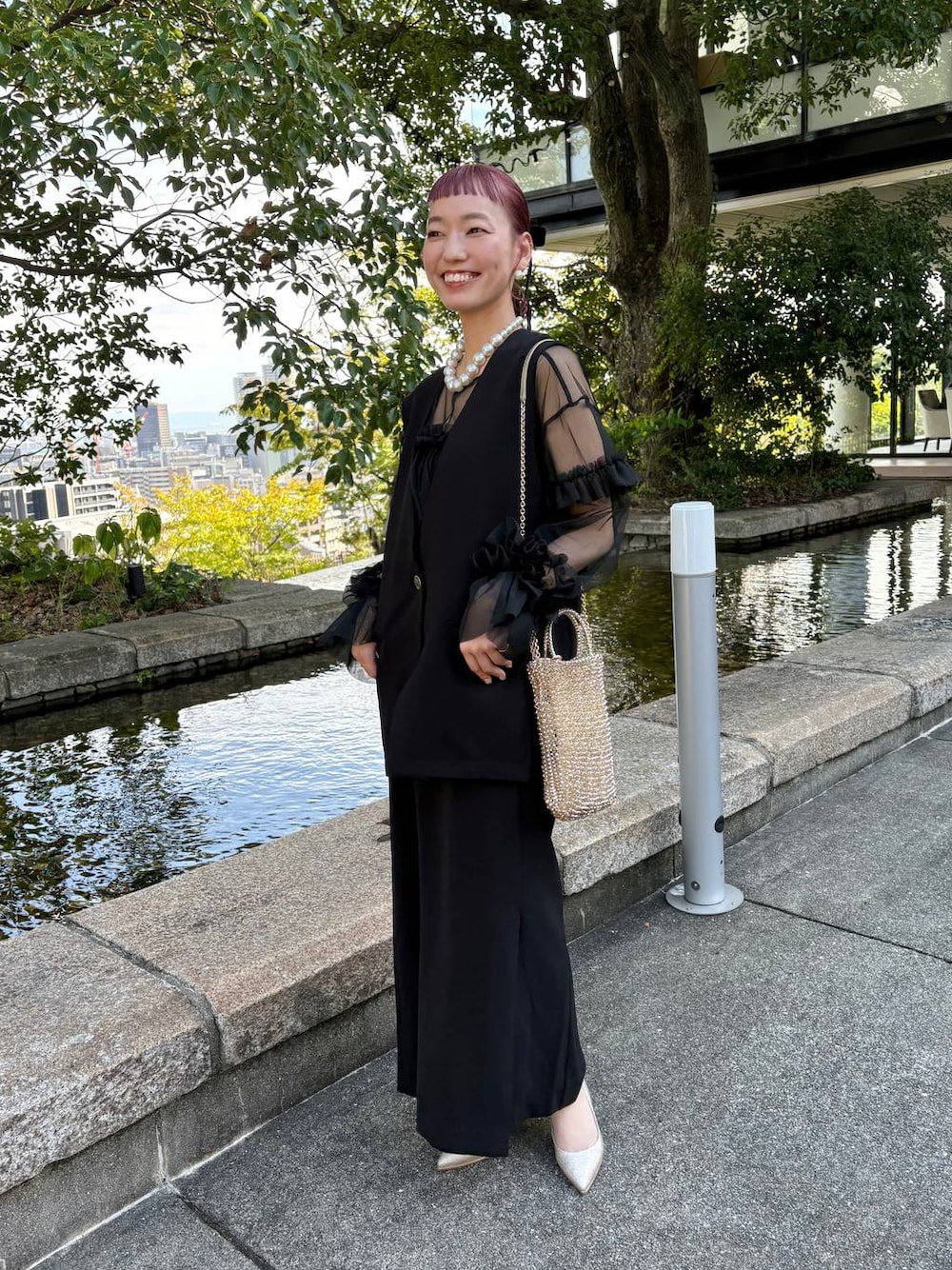 ヘンケイベストスカートセット 579645を使った人気ファッション
