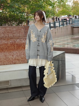 「アイテム（シュシュ）」を使った、村田倫子さん（レディース・163cm）の冬コーディネート