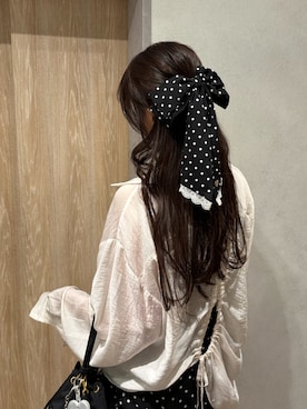 「アイテム（バレッタ/ヘアクリップ）」を使った、村田倫子さん（レディース・163cm）の秋コーディネート