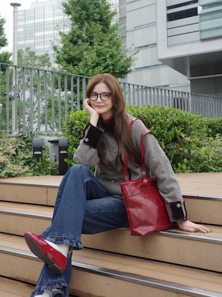 「idem(イデム)のparisienne frill flare denim / 裾フリルデニムパンツ(デニムパンツ)」を使った、村田倫子さん(レディース・163cm)の秋コーディネート