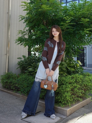 「idem(イデム)のparisienne frill flare denim / 裾フリルデニムパンツ(デニムパンツ)」を使った、村田倫子さん(レディース・163cm)の秋コーディネート