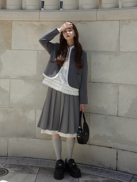 「アイテム（テーラードジャケット）」を使った、村田倫子さん（レディース・163cm）の秋コーディネート