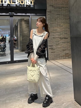 「idem（イデム）のアイテム（オールインワン・サロペット）」を使った、村田倫子さん（レディース・163cm）の春コーディネート