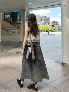 「VIS（ビス）のアイテム」を使った、村田倫子さん（レディース・163cm）の夏コーディネート