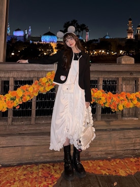 「アイテム（テーラードジャケット）」を使った、村田倫子さん（レディース・163cm）の秋コーディネート