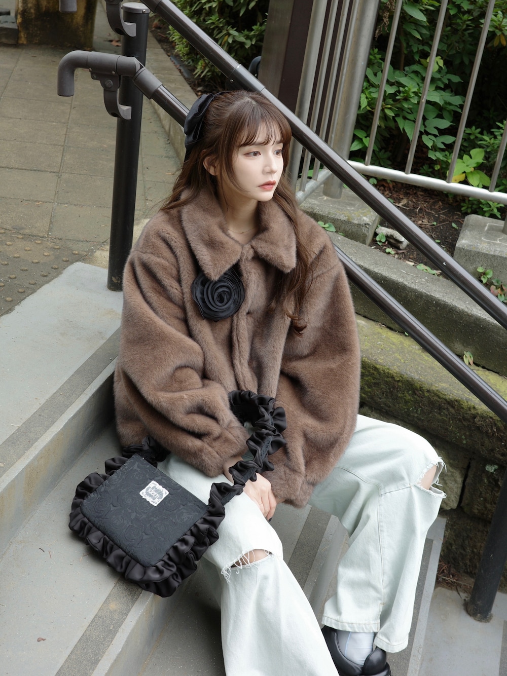 tulle brooch fur coat / コサージュ付きファーコートを使った人気