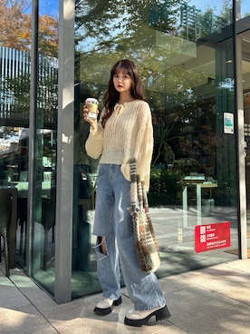 「ダメージデニムパンツ」｜村田倫子さん（レディース・163cm）の冬コーディネート