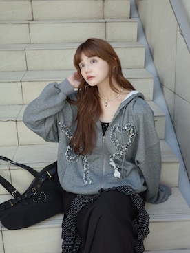 「アイテム（パーカー）」を使った、村田倫子さん（レディース・163cm）の秋コーディネート