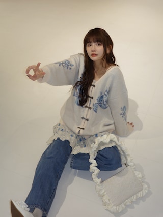 「idem（イデム）のflower china cardigan/花柄ジャガードカーディガン（カーディガン/ボレロ）」を使った、村田倫子さん（レディース・163cm）の冬コーディネート