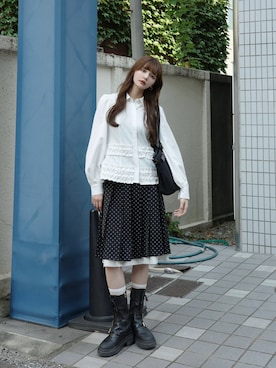 「アイテム（シャツ/ブラウス）」を使った、村田倫子さん（レディース・163cm）の秋コーディネート
