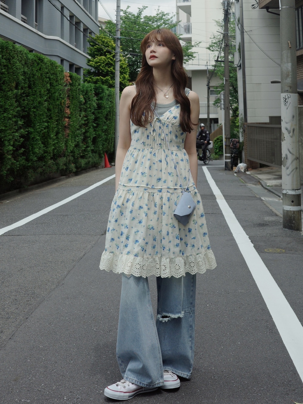 村田倫子さんの「lace cami onepiece/レースキャミワンピース（idem）」を使ったコーディネートの1枚目の写真