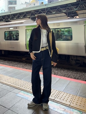 「アイテム（テーラードジャケット）」を使った、村田倫子さん（レディース・163cm）の秋コーディネート
