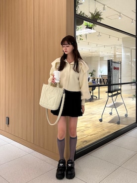 「PRADA（プラダ）のアイテム（ローファー）」を使った、村田倫子さん（レディース・163cm）の秋コーディネート