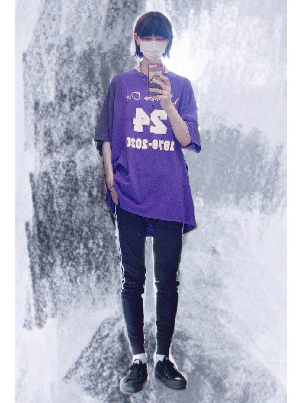 「usedのアイテム（Tシャツ/カットソー、パープル系）」を使った、ᑒさん（レディース・168cm）の秋コーディネートの1枚目の写真