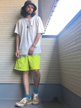 「ネオンイエロー」｜higerinseさん（メンズ・170cm）の夏コーディネート