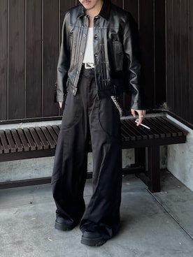 「soerte（ソエルテ）のWide Straight Curve Tuck Trousers / ワイドストレートカーブタックスラックス（スラックス、ブラック系）」を使った、qsssy さん（メンズ・160cm）の春コーディネート