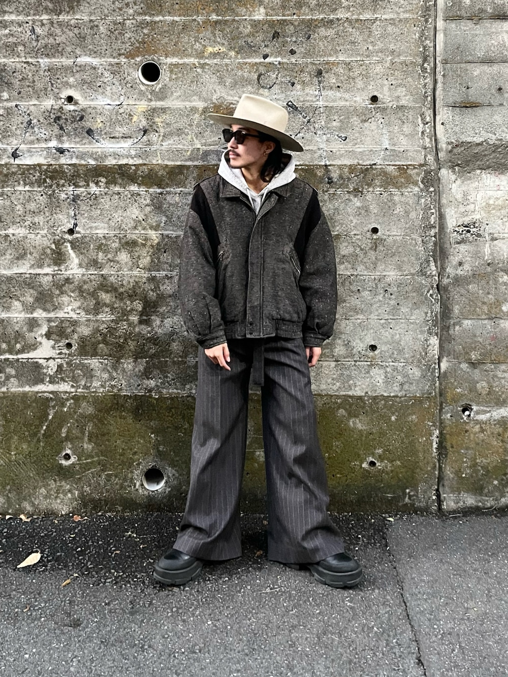 「hxcyydのアイテム（ジャケット/アウター、グレー系）」を使った、qsssy さん（メンズ・160cm）の冬コーディネートの1枚目の写真