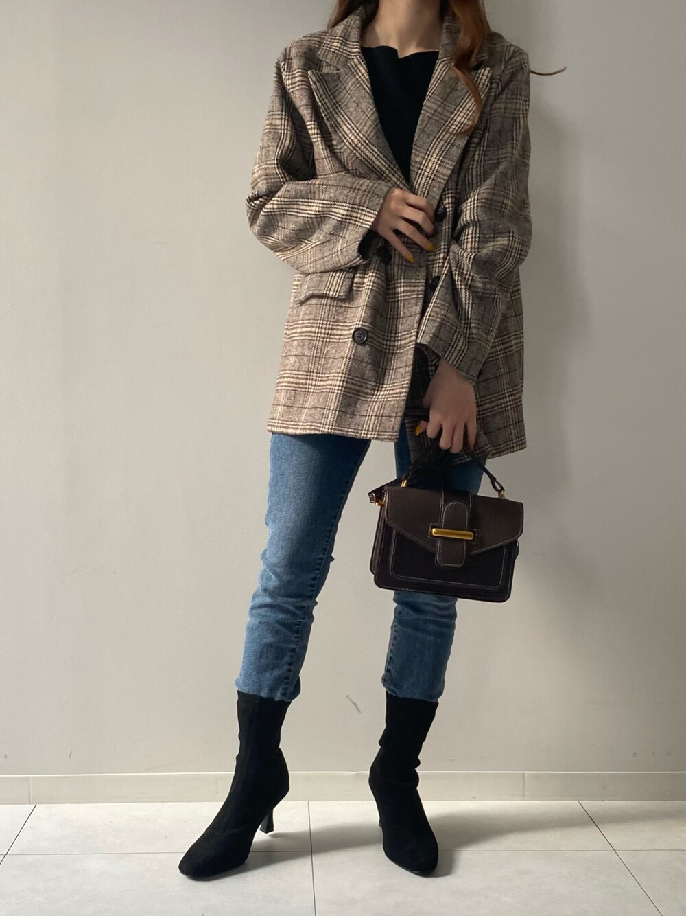 「低身長、プチプラ、チェック、チェック柄に恋してる、ブラウン、デニム、デニムパンツ、パンツスタイル、大人カジュアル、きれいめカジュアル」｜「fifthの【星玲奈レコメンド】チェックテーラードジャケット（テーラードジャケット、ブラウン系）」を使った、fifthスタッフさん（レディース・150cm）の秋コーディネートの1枚目の写真
