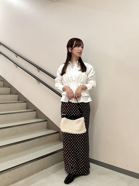 「SENSE OF PLACE by URBAN RESEARCH(センスオブプレイスバイアーバンリサーチ)の『一部WEB限定カラー』『静電気防止』サテンアイラインスカート(スカート、ブラウン系)」を使った、Maiさん(レディース・156cm)の秋コーディネート