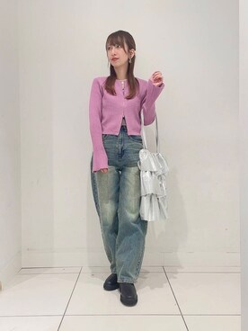 「RODE SKO(ロデスコ)の『ドラマ着用商品』フリルメタリックトート(トートバッグ、シルバー系)」を使った、Maiさん(レディース・156cm)の秋コーディネート