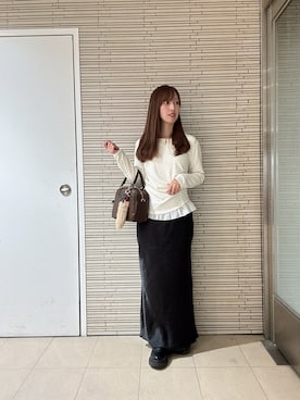 「SENSE OF PLACE by URBAN RESEARCH(センスオブプレイスバイアーバンリサーチ)の『一部WEB限定カラー』『静電気防止』サテンアイラインスカート(スカート、ブラック系)」を使った、Maiさん(レディース・156cm)の秋コーディネート