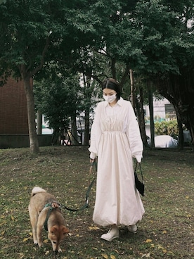 「GUIDI（グイディ）のアイテム」を使った、Una Yangさん（レディース・157cm）の冬コーディネート