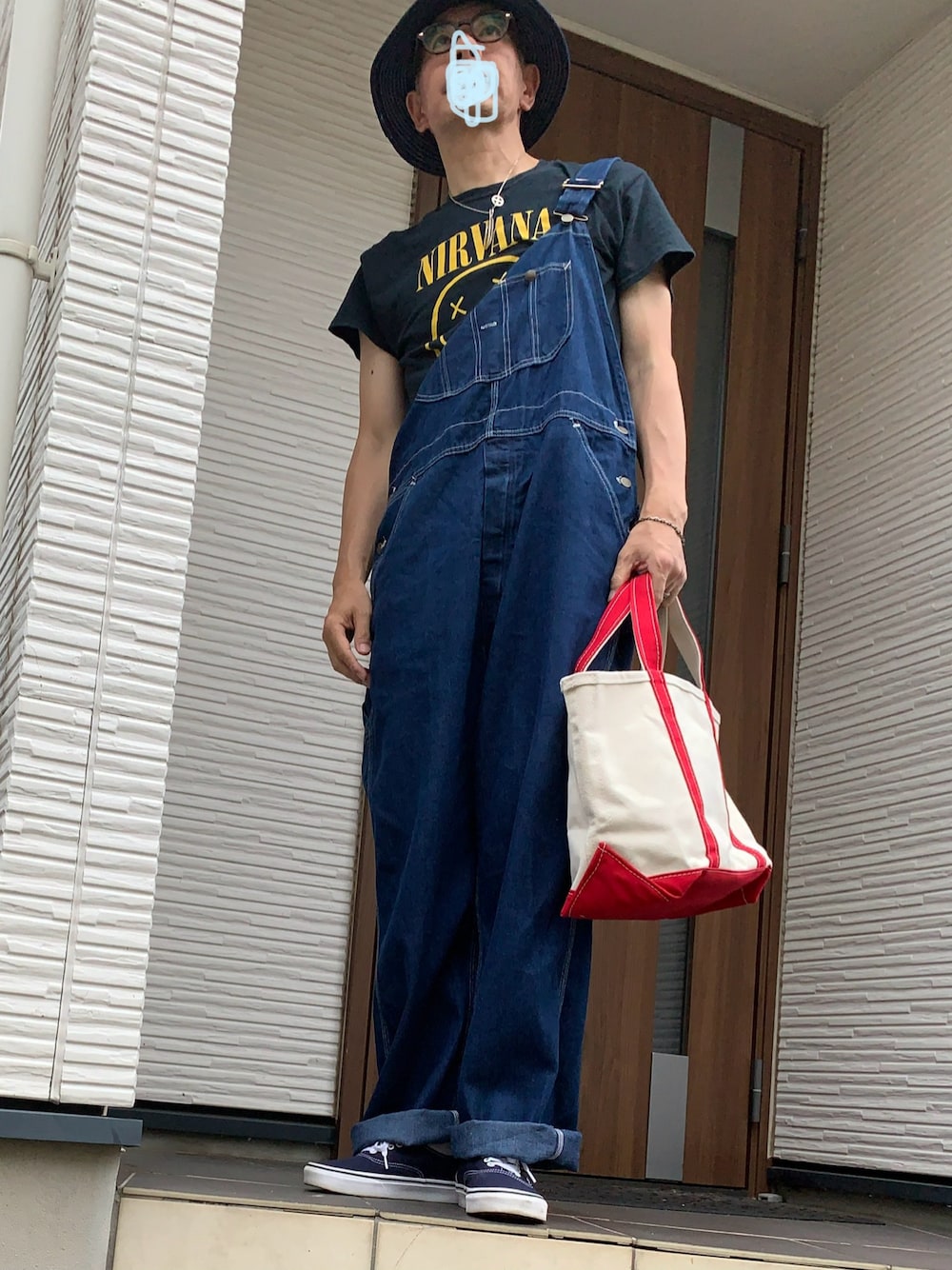 「古着MIX、アメカジ、バンドT」｜「LLBean SIGNATUREのアイテム（トートバッグ、レッド系）」を使った、hir○さん（メンズ・179cm）の夏コーディネートの1枚目の写真