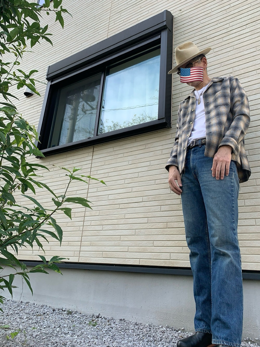 「秋コーデ、アメカジ」｜「Levi'sのアイテム（デニムパンツ、ブルー系）」を使った、hir○さん（メンズ・179cm）の秋コーディネートの1枚目の写真