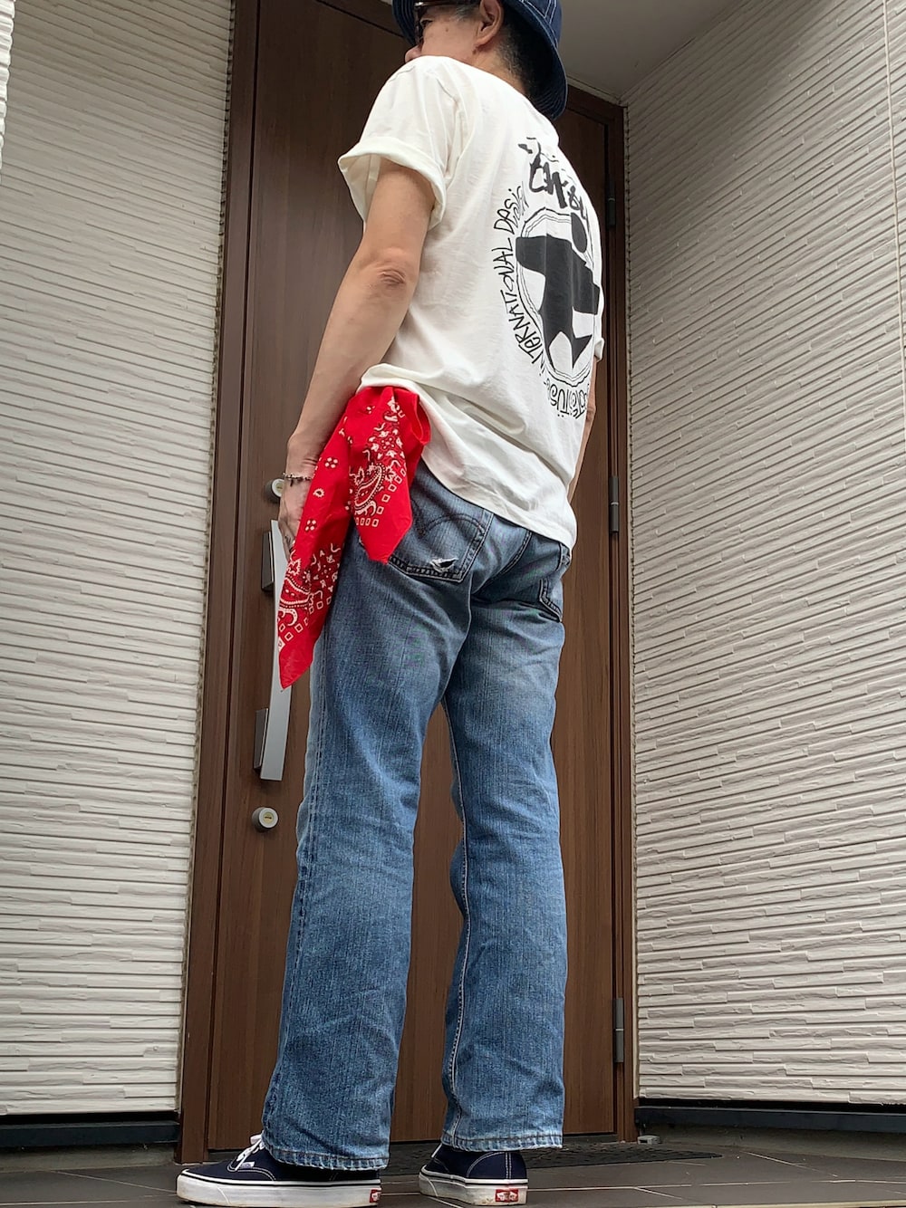 「アメカジ」｜「Levi'sのアイテム（デニムパンツ、ブルー系）」を使った、hir○さん（メンズ・179cm）の夏コーディネートの1枚目の写真