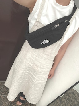 「アイテム（ボディバッグ/ウエストポーチ）」を使った、tkNb_ymZrさん（レディース・157cm）の秋コーディネート