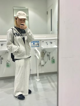 「ベロアスカート」｜「アイテム（スニーカー）」を使った、madoka さん（レディース・152cm）の秋コーディネート