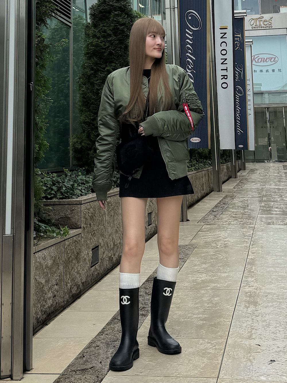 CHANELのレインシューズを使った人気ファッションコーディネート
