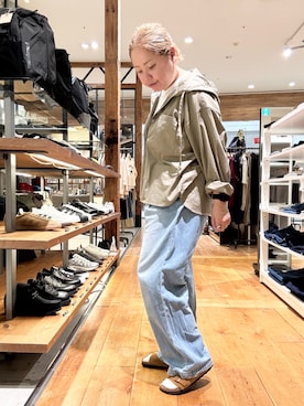 「アイテム（デニムパンツ）」を使った、チコたんさん（レディース・156cm）の秋コーディネート